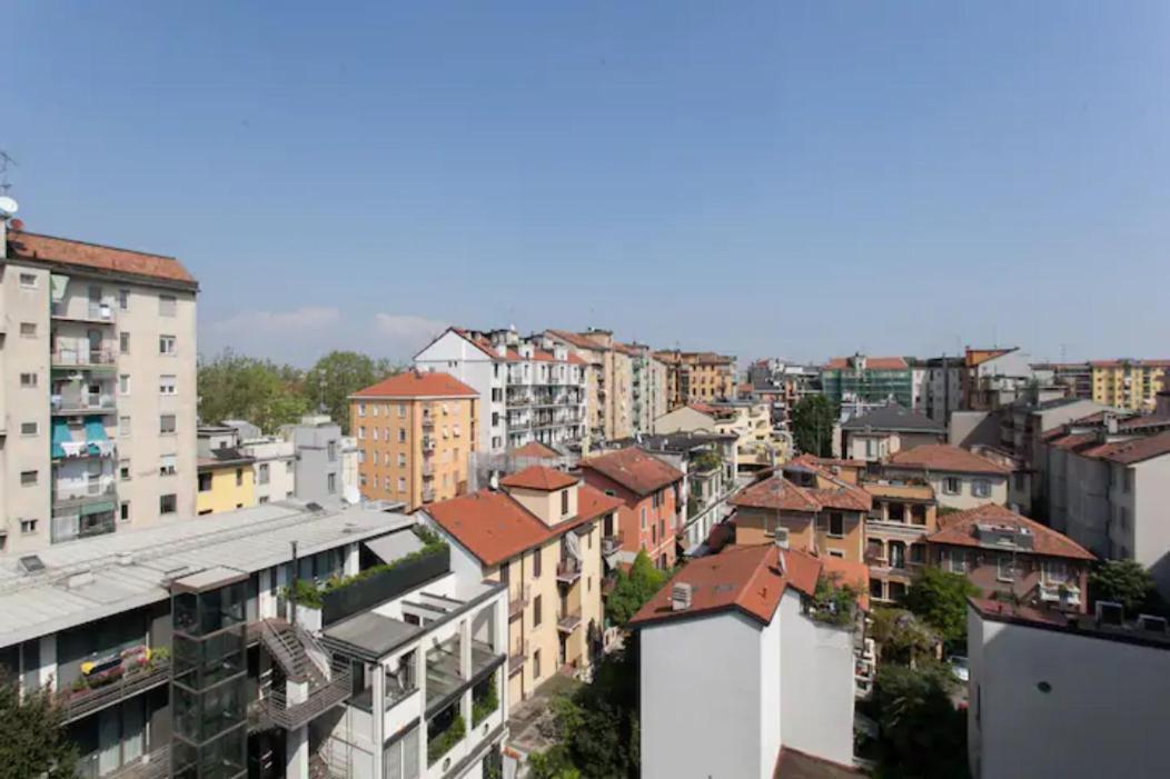 Guesthost - Piazzale Susa Bright Flat Con Veranda — Photos 3