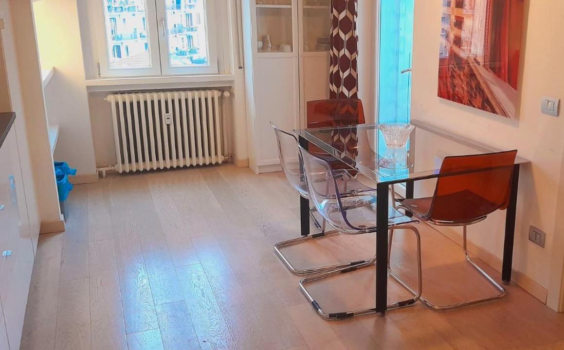 Guesthost - Piazzale Susa Bright Flat Con Veranda — Photos 2